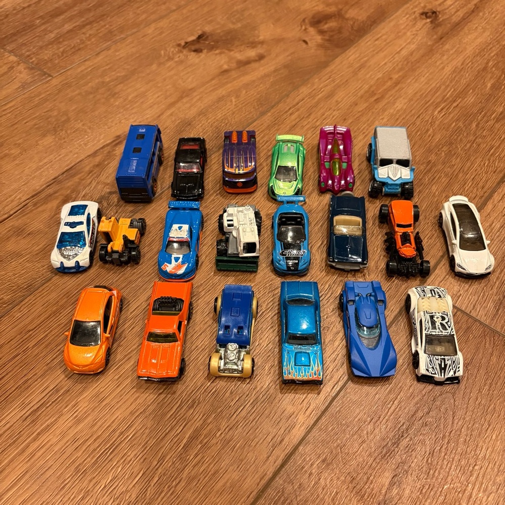 20 Assorted Die-Cast Toy Cars Set